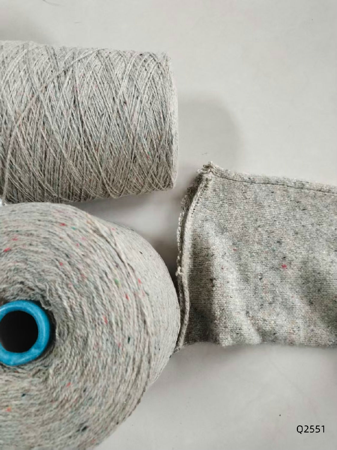 羊絨8.5公支合股Q2551綠色彩點紗