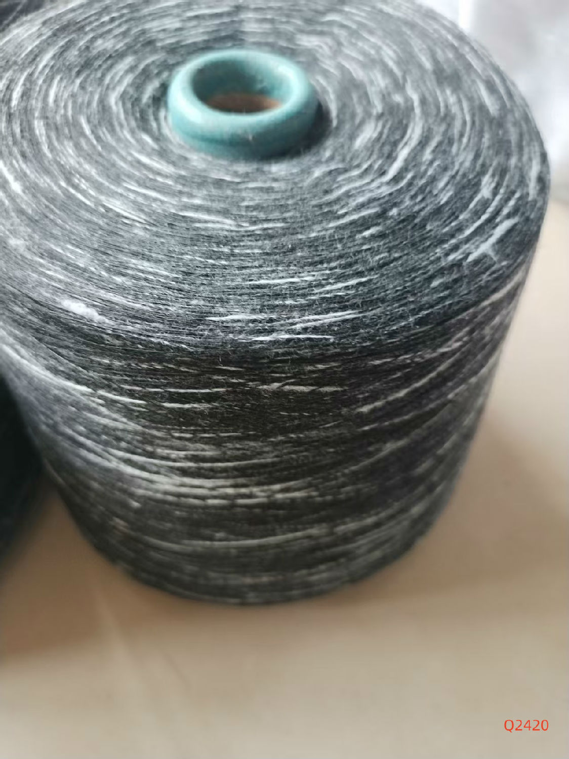 深藏青滌綸16支Q2420段彩紗 深藏青滌綸16支Q2420段彩紗